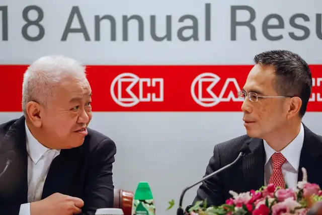 霍建宁打辅助，李嘉诚家族攒下1600亿现金