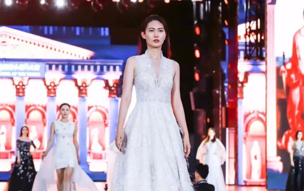 “电梯门”后向妻子转238亿！胜宏科技，又给所有老板上了一课