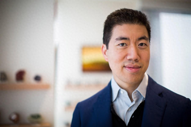 精准基因编辑、蛋白质电子转移	、自组装单分子层，谁能摘得诺贝尔化学奖？两位专家给出他们的判断